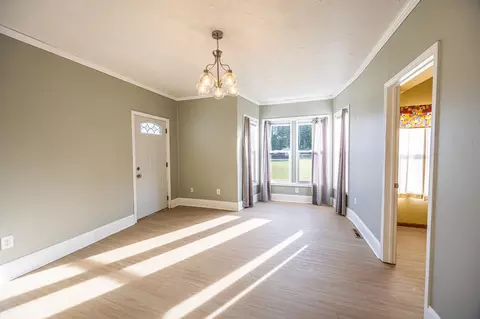 Living - 818 E Groninger St, Suring, WI 54174 photo 4 of 7