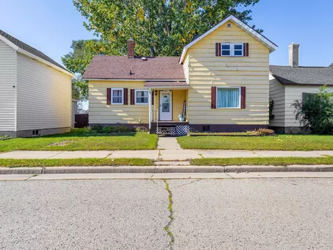 1035 Shields St, Marinette, WI 54143