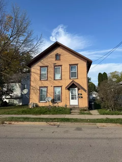 538 Ceape Ave, Oshkosh, WI 54901