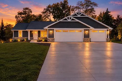 1218 Pecor St, Oconto, WI 54153