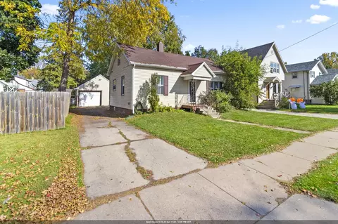 1060 Dousman St, Green Bay, WI 54303