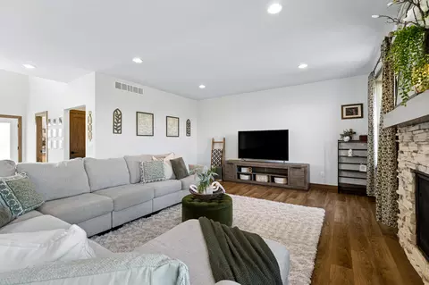 Living - 244 E Spartan Dr, Appleton, WI 54913 photo 4 of 4