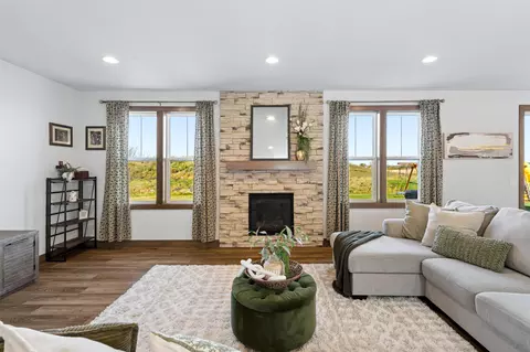 Living - 244 E Spartan Dr, Appleton, WI 54913 photo 1 of 4