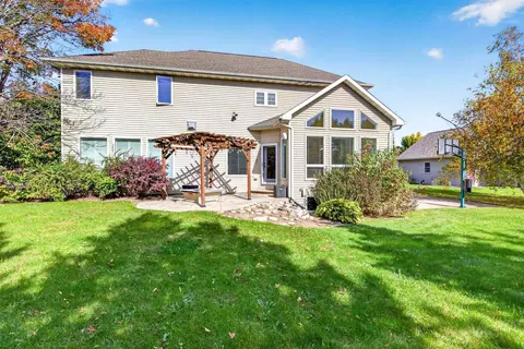 Exterior - 309 E Wentworth Ln, Appleton, WI 54913 photo 3 of 8