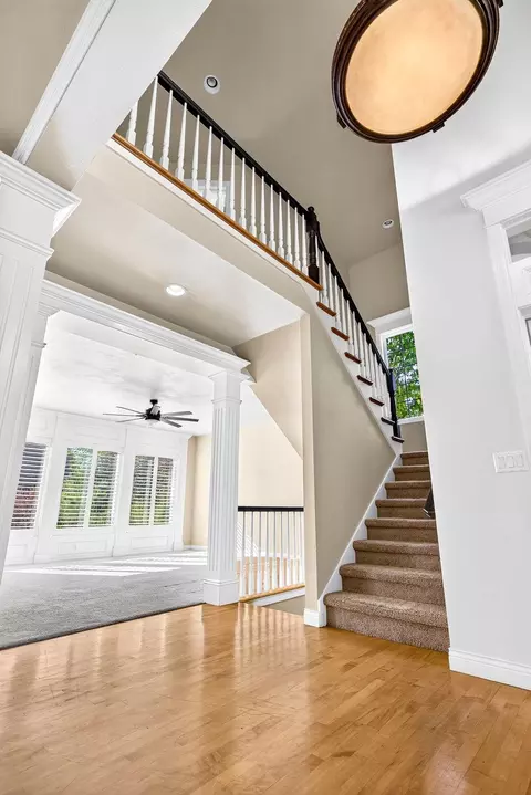 Entry Way - 309 E Wentworth Ln, Appleton, WI 54913 photo 3 of 8