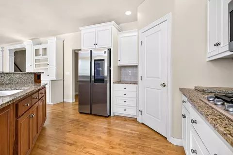 Kitchen - 309 E Wentworth Ln, Appleton, WI 54913 photo 5 of 7