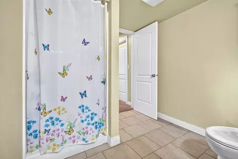 Bath - 309 E Wentworth Ln, Appleton, WI 54913 photo 10 of 10