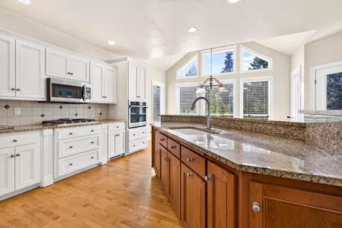 Kitchen - 309 E Wentworth Ln, Appleton, WI 54913 photo 1 of 7