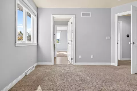 Bedroom - 309 E Wentworth Ln, Appleton, WI 54913 photo 3 of 7