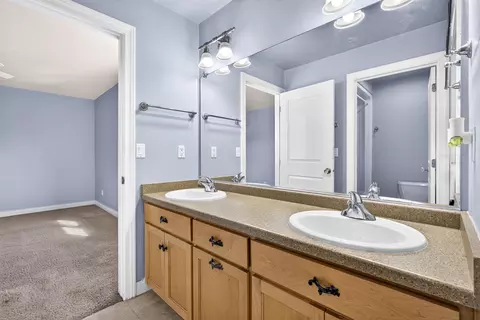 Bath - 309 E Wentworth Ln, Appleton, WI 54913 photo 7 of 10