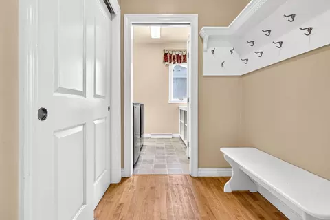 Entry Way - 309 E Wentworth Ln, Appleton, WI 54913 photo 4 of 8