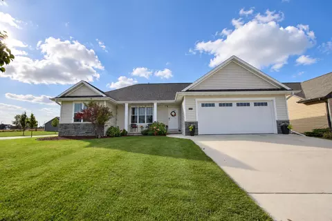 3188 Enchanted Ct, Green Bay, WI 54311