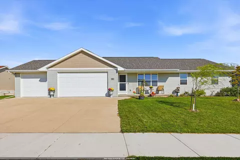 2220 Antelope Trl, Kaukauna, WI 54130