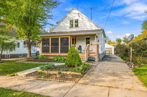 1423 Western St, Oshkosh, WI 54901