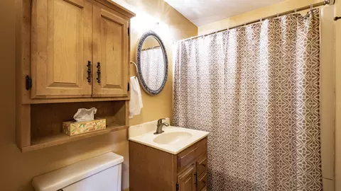 Bath - 154 S Schaefer St, Appleton, WI 54915 photo 1 of 2