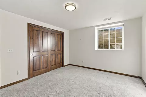 Bedroom - 2701 E Glenhurst Ln, Appleton, WI 54913 photo 6 of 6