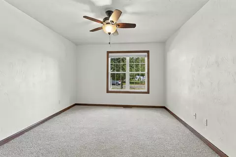 Bedroom - 2701 E Glenhurst Ln, Appleton, WI 54913 photo 4 of 6