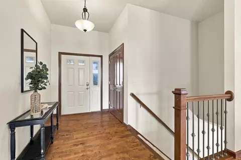 Entry Way - 2701 E Glenhurst Ln, Appleton, WI 54913 photo 1 of 2