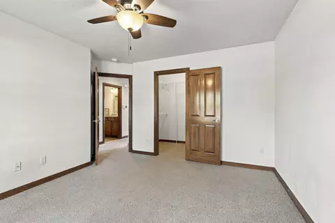 Bedroom - 2701 E Glenhurst Ln, Appleton, WI 54913 photo 5 of 6