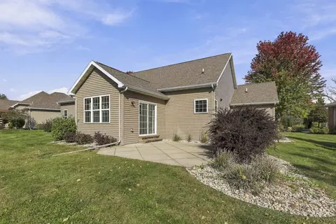 Exterior - 2701 E Glenhurst Ln, Appleton, WI 54913 photo 2 of 3
