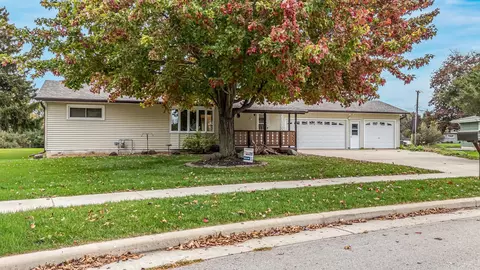 904 Newton Ave, Waupun, WI 53963
