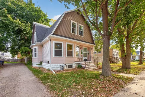 948 Howard St, Green Bay, WI 54303