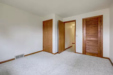 Bedroom - 530 W Capitol Dr, Appleton, WI 54911 photo 2 of 5