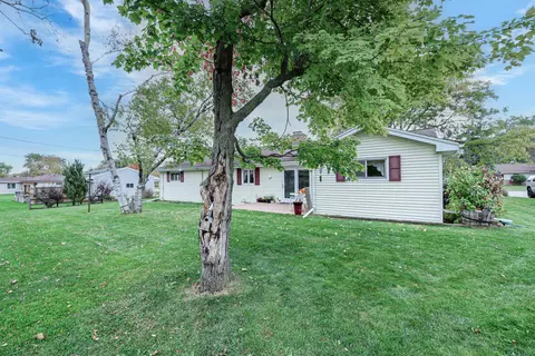 Exterior - 530 W Capitol Dr, Appleton, WI 54911 photo 3 of 6