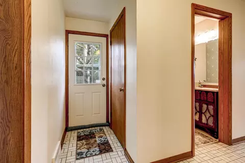 Entry Way - 530 W Capitol Dr, Appleton, WI 54911 photo 2 of 2