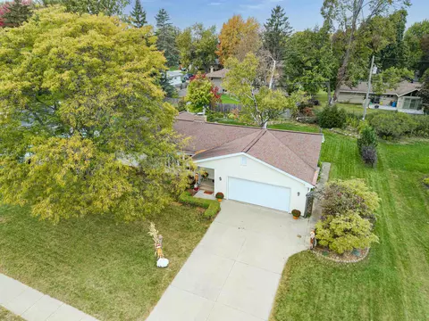 View/Area - 530 W Capitol Dr, Appleton, WI 54911 photo 2 of 13