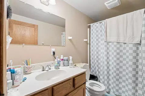 Bath - 1822 S Bouten St, Appleton, WI 54915 photo 1 of 2