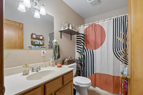Bath - 1822 S Bouten St, Appleton, WI 54915 photo 2 of 2