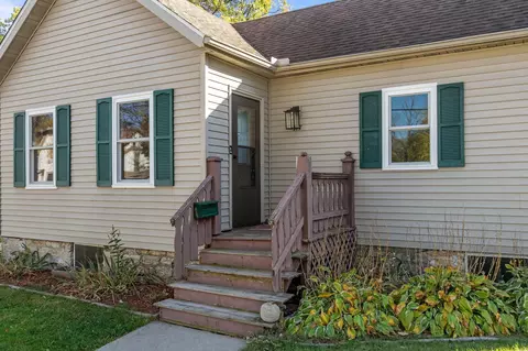 Exterior - 917 W Franklin St, Appleton, WI 54914 photo 6 of 6