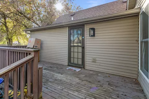 Exterior - 917 W Franklin St, Appleton, WI 54914 photo 3 of 6