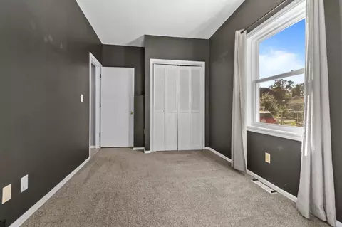Bedroom - 917 W Franklin St, Appleton, WI 54914 photo 4 of 5
