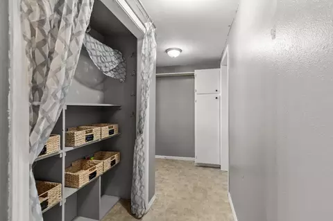 Entry Way - 917 W Franklin St, Appleton, WI 54914 photo 1 of 1