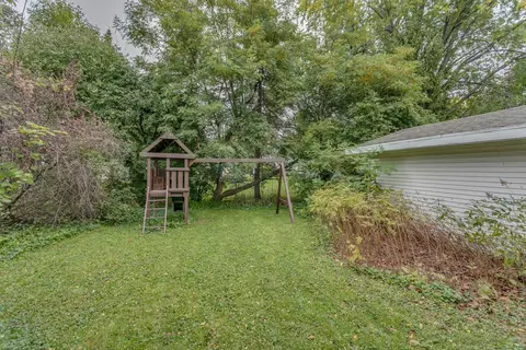 Exterior - 118 E Dall St, Appleton, WI 54911 photo 5 of 9