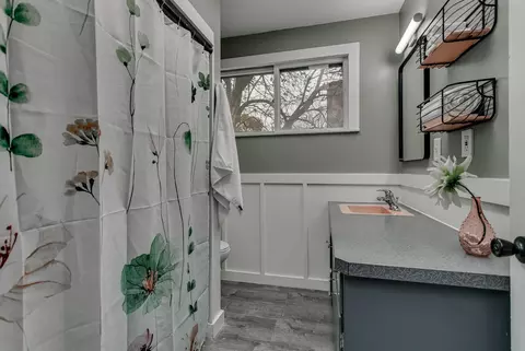 Bath - 118 E Dall St, Appleton, WI 54911 photo 1 of 1