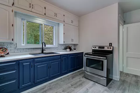 Kitchen - 118 E Dall St, Appleton, WI 54911 photo 2 of 3