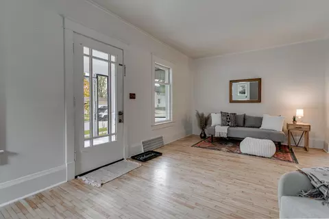 Entry Way - 118 E Dall St, Appleton, WI 54911 photo 1 of 1