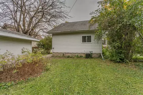 Exterior - 118 E Dall St, Appleton, WI 54911 photo 6 of 9