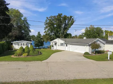w933 South Shore Lane, Saint Cloud, WI 53079