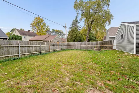 Exterior - 1131 W Winnebago St, Appleton, WI 54914 photo 5 of 6