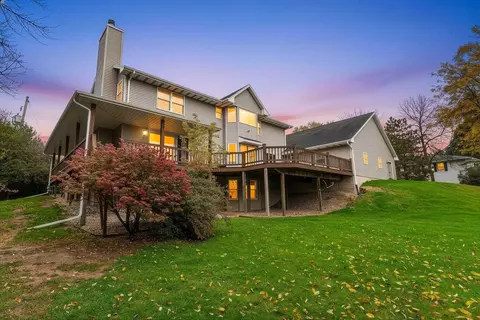 4245 S Sunburst Ln, New Franken, WI 54229