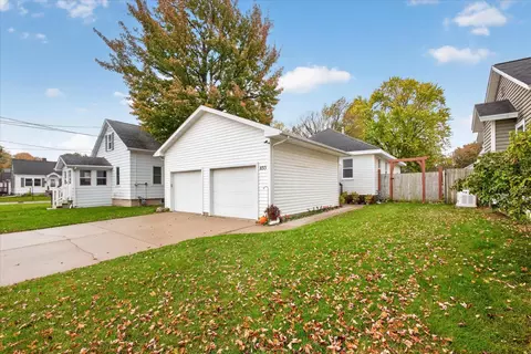 833 Phoebe St, Green Bay, WI 54303