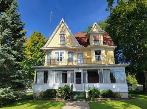 227 W Tweedy St, Hustisford, WI 53034