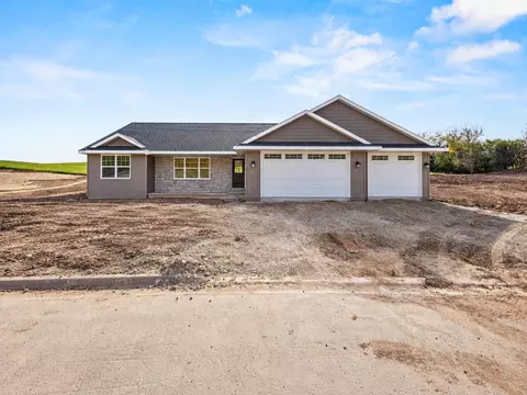3376 Largo Ridge Ct, Green Bay, WI 54311