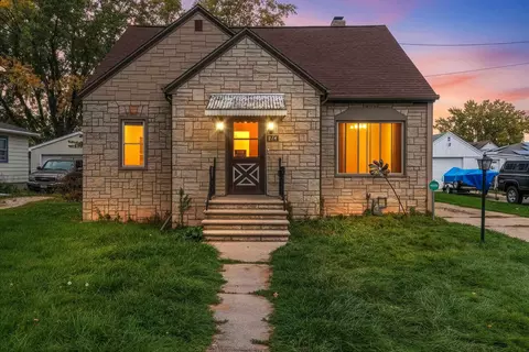 814 Mullet Pl, Green Bay, WI 54304