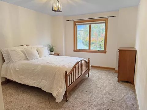 Bedroom - 233 E Fernwood Ln, Appleton, WI 54913 photo 6 of 6