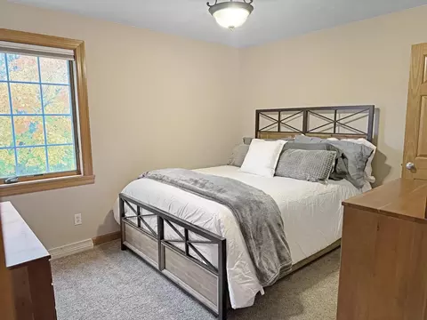 Bedroom - 233 E Fernwood Ln, Appleton, WI 54913 photo 1 of 6